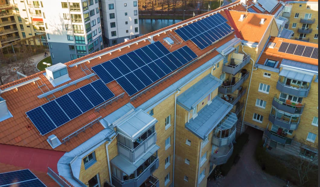 placas solares en edificio